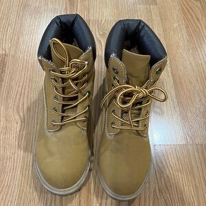 Esprit Women’s Tan Lace-Up Boots Size 8.5 M